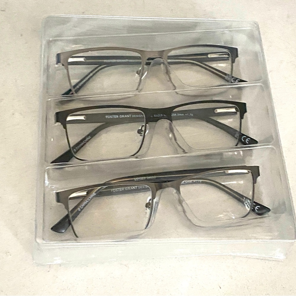 Design Optics by Foster Grant Metal Reading Glasses +1.75, 3-pack + 1 case - Picture 8 of 11